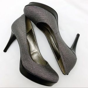Tahari Sophia Silver Platform Pumps High Heel 7M